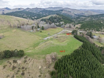 Two cracker Kahuranaki sections