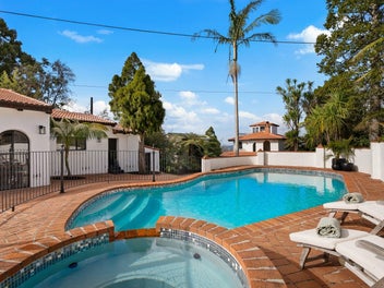 Close the Gate and the World Disappears