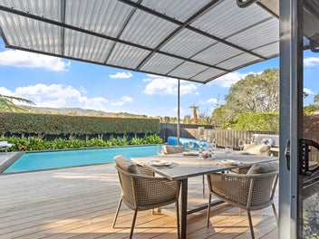 Location, Lifestyle & Ready for Summer!