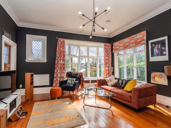 A multi-option marvel in the heart of the bay