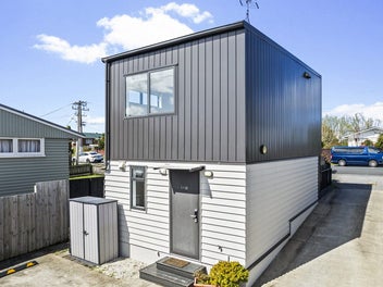 2 Bedrooms, 2 Ensuites and Detached!