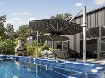 The Barn - Sun, Sauna & Surf