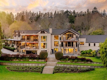 “Te Awa” - Grand Estate Living