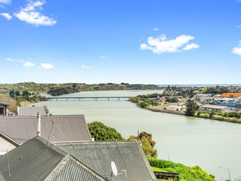 The Ultimate Address with Panoramic Vistas