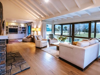 House & Garden Elegance, Golf Course & Lake Views