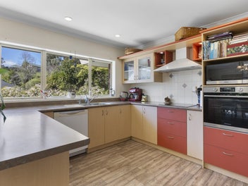 Single level living in the heart of Whalers Gate