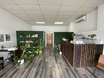 Image 1 of 6