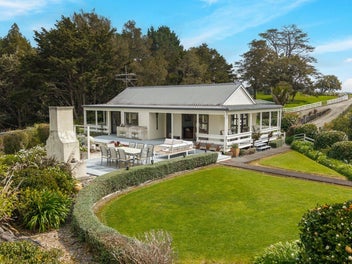 Farm-ready lifestyle block with stunning views