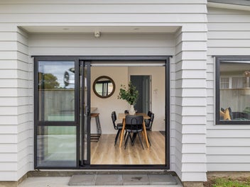 A HOME THAT MAKES EVERYDAY LIFE SIMPLER!