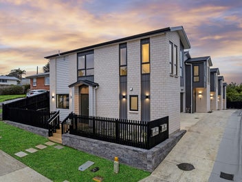Standalone & Freehold: Secure Your Spot NOW!