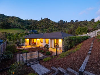 Peace, Privacy & Practical Living in Todds Valley