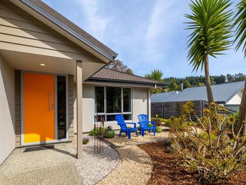 Peace, Privacy & Practical Living in Todds Valley