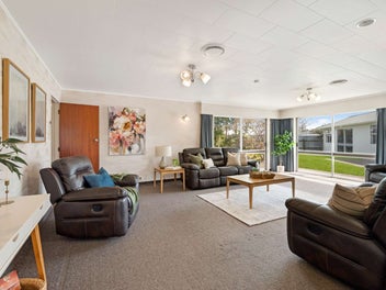 Generous Family Living in a Private Cul-de-Sac