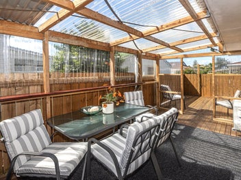 Easy-Care, Comfortable & Convenient in the Avenues