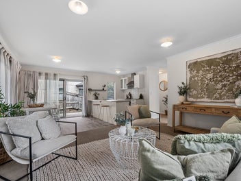 Easy-Care Living in a Handy Location