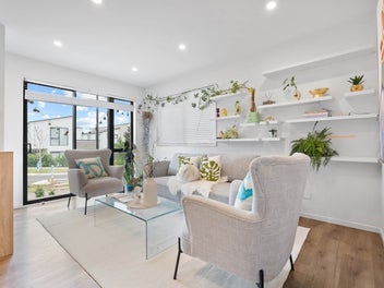 Relocating Sellers = Must Sell!