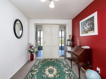 Commanding Corner Beauty – Space & Style