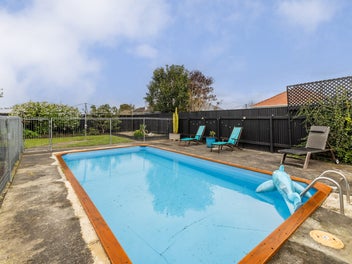 The Perfect Entertainer - Marewa
