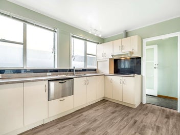90sqm Thermal Apartment in the CBD