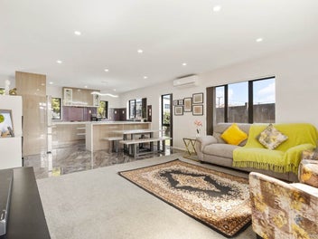 Spacious, Stylish, and So Well-Located!