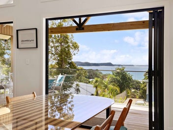 Coastal Outlook, Modern Build, Serious Space