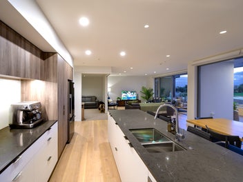 Parkside Luxury, Vendors Farm Focused