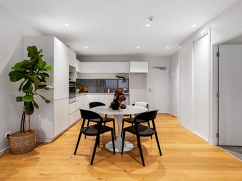 Top Floor, Top Pick - Vacant & Ready!