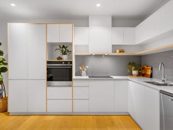 Top Floor, Top Pick - Vacant & Ready!