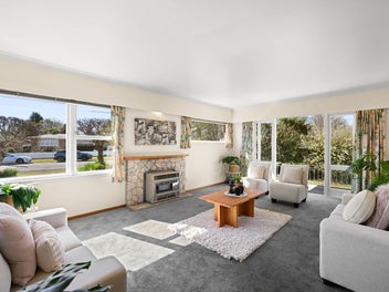Charming Family Home in Prime Chartwell Location
