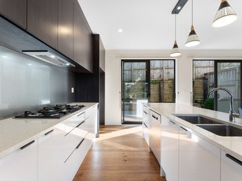 Best Value!! Large 188m2 6-year-old - As New