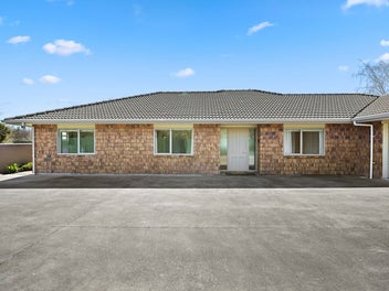 Spacious Newstead Home with Rural Potential