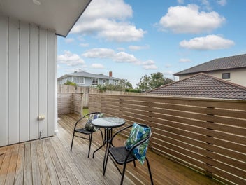Stylish Living in Central Howick