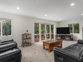 Motivated Vendor Looking to Move Says Sell!