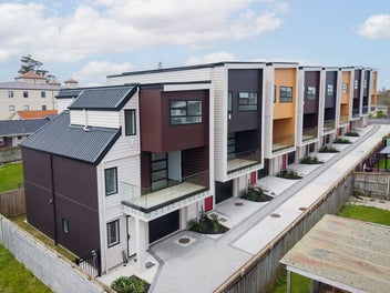 CONTRACT FALLEN - PRICED TO SELL!