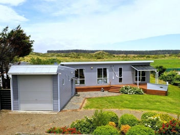 NAUTIC CHARM | 11 RAMONA AVE | WAITARERE BEACH