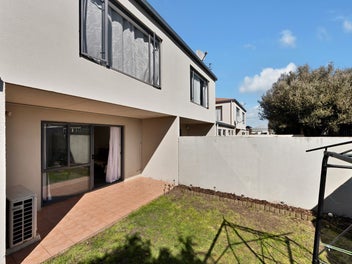 Stylish Townhouse in Prime Sydenham Location