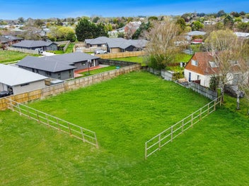 URGENT SALE REQUIRED–EXCEPTIONAL BUYING WITH PLANS