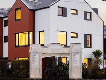 Inner City Passive Living - Family Retreat