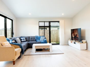 Fall in Love with Lovelock Ave!