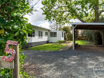 Kiwi bach or permanent living by the beach