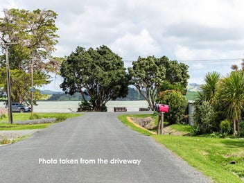 Bach or investment property in Whakapirau