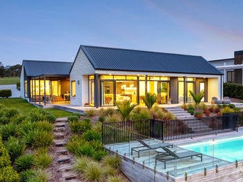Spectacular Golf Course Views - One Shot Only
