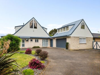 Private Pukete Retreat