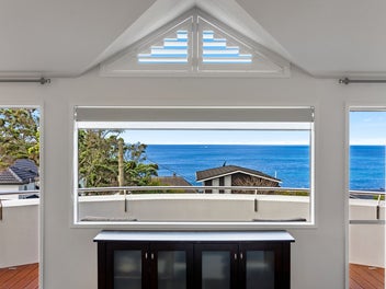 Wide Sea Views, Rangitoto College Zone