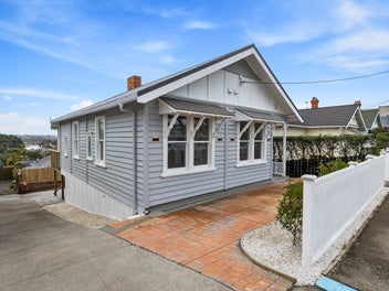 Renovated character cottage close to Devonport