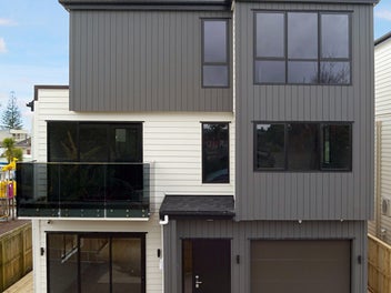 Luxury, Location & Brand New!