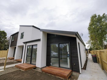 Single-level 2 Bedroom