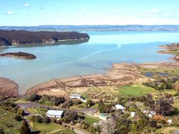 Uninterrupted Water Views & Privacy