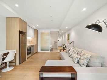 Cozy Living with A Massive Patio in DGZ