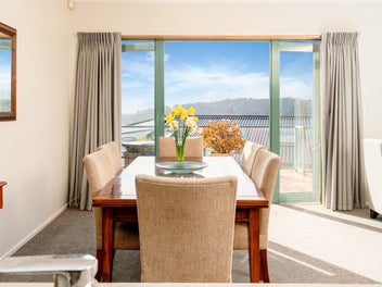 HUGE SPACE, STUNNING VIEWS & STRESS FREE